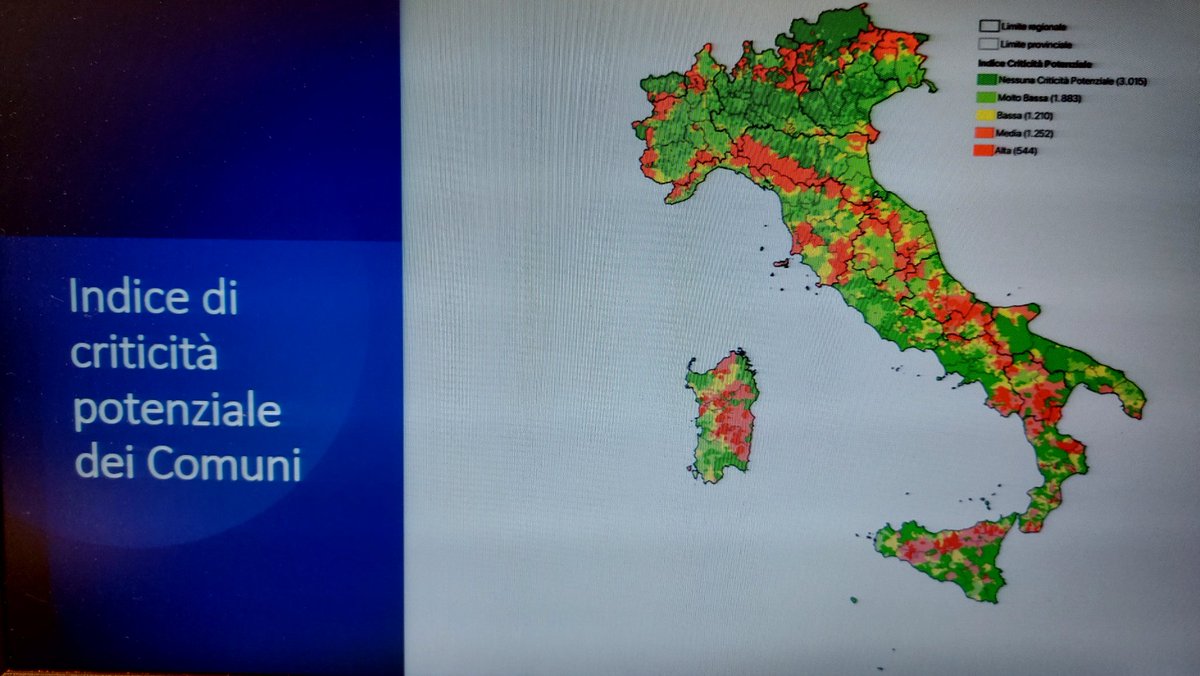 La mappa del rischio potenziale di squilibrio tra necessità di cure di lungo termine e risorse di cura disponibili. Le aree rosse sono quelle più 'critiche' By C. Tomassini (unimol) @ Fondazione Sapienza #Aging #ageit