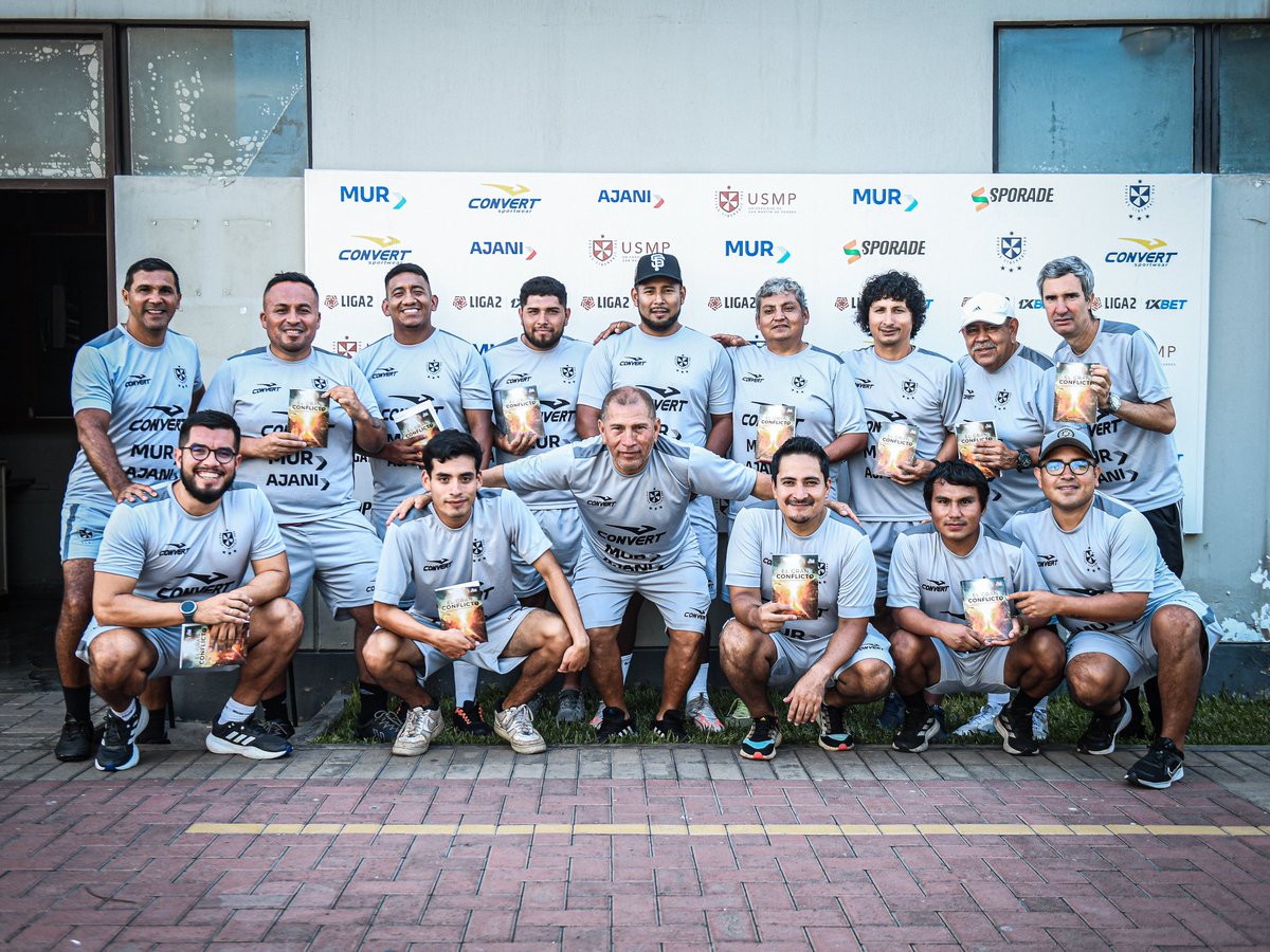Club_USMP's tweet photo. Un gran grupo humano que trabaja en silencio siendo parte importante del equipo este 2024.
Haciendo una sola fuerza de compromiso y trabajo, volveremos al lugar que nos corresponde y de donde nunca debimos salir 👊🏼
Comando técnico auxiliar 🫶🏼
#listosparavolver
#usmp https://t.co/l2xdcmCPnz
