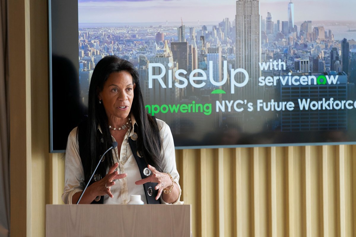 ServiceNow is investing $3 million to skill talent across New York City, and we're intently focused on breaking traditional barriers into tech. Learn more about how we're working with organizations like @EAFNYC, @BlackGirlsCode, and more: spr.ly/6011wJTrL