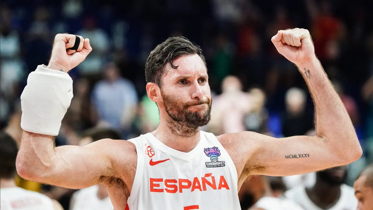 SalanEdu's tweet photo. 🧵 HILO DE SEDA – RUDY FERNÁNDEZ 

🔝 Aquí os dejo un hilo con las 10 JUGADAS ICÓNICAS de la carrera de @rudy5fernandez.

🏀 Un jugador único.

🎥: @NBA, @EuroLeague, @ACBCOM y @BaloncestoESP. https://t.co/szlR9W6yE0