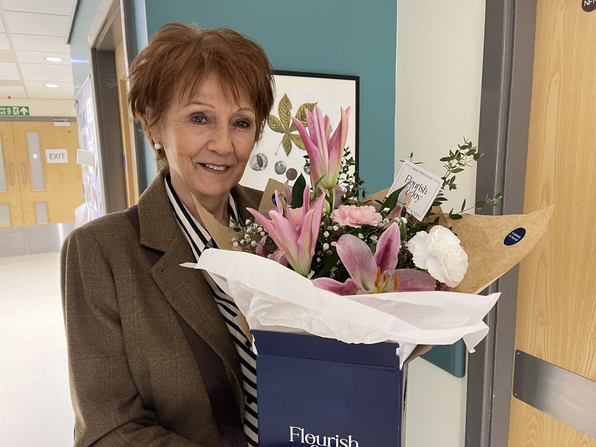 Clatterbridge Diagnostics Centre has welcomed its 100,000th patient, after being set up by our Trust & @CCCNHS in July 2021, to reduce NHS waiting lists & increase capacity for earlier diagnosis. Grandmother Vivien Wharton was presented with flowers on being the 100,000th patient