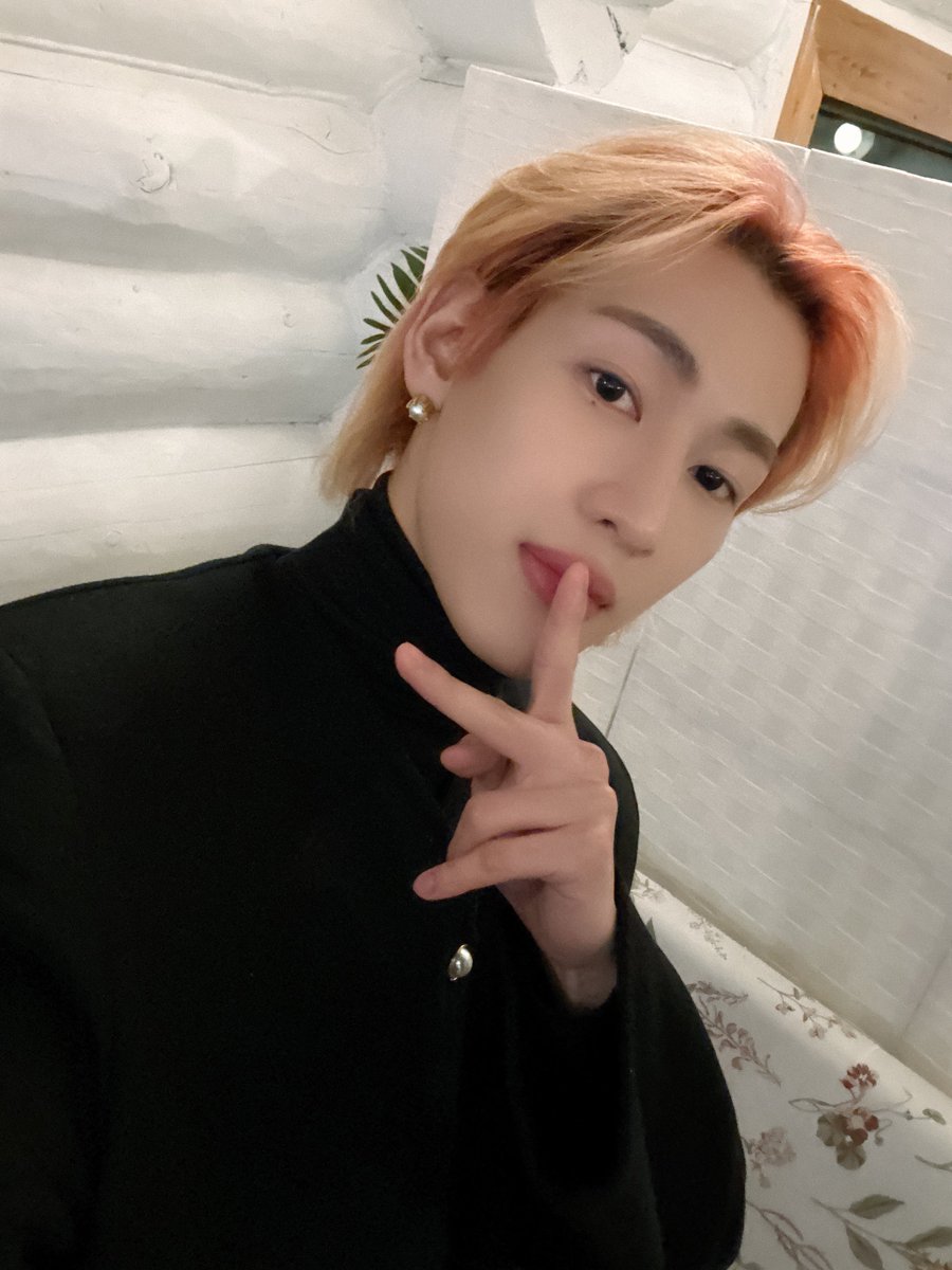 BAMBAMxBAMMIE's tweet photo. [#BBPIC📸]
⠀
단시간에 시력 좋아지는 법
공유합니다👀⠀
⠀
#뱀뱀 #BamBam https://t.co/QLW8rNVGHp
