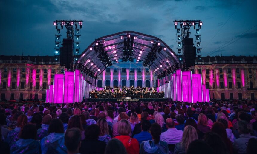 ウィーン発 〓 ウィーン・フィルの今年のサマー・ナイト・コンサートの指揮はアンドリス・ネルソンス
→　m-festival.biz/#cb_0

もう20年になるかあー。
#ウィーン・フィル #サマー・ナイト・コンサート #シェーンブルン宮殿 #ネルソンス #ダヴィドセン #スメタナ #月刊音楽祭