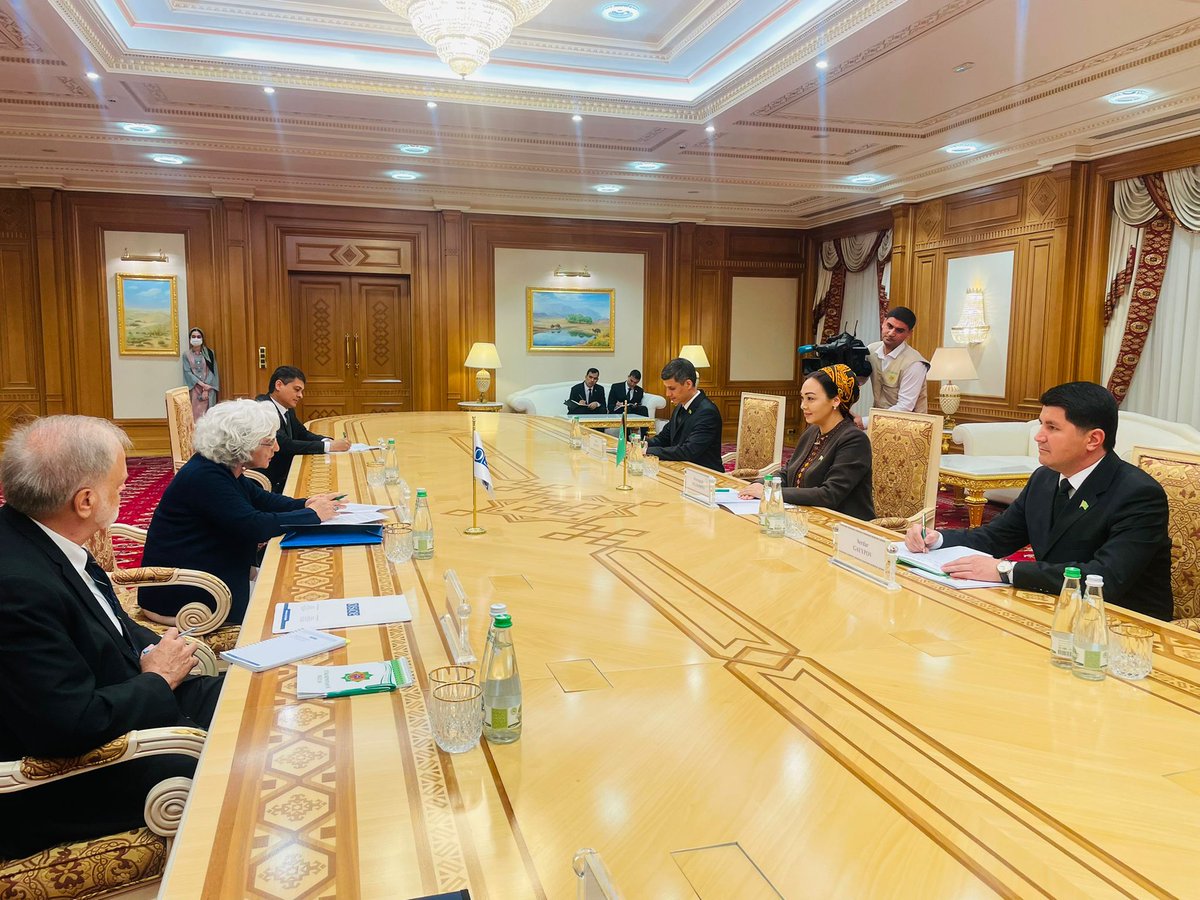 Special Rep. on Central Asia @Farah_Karimi is in Ashgabat, #Turkmenistan. Today, she met Chairperson of the Mejlis, Dunyagozel Gulmanova, discussing upcoming activities, including international initiatives addressing climate challenges, #energytransition, & #genderissues.