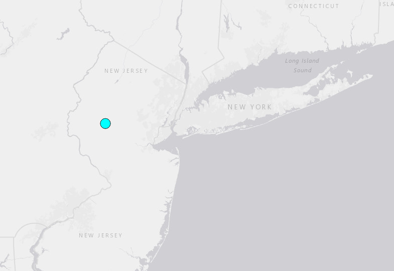 Earthquake felt in #NewYork, USGS reporting a 4.8-magnitutde earthquake 5 km northeast of Lebanon, New Jersey at 10:23 am EST this morning. #earthquake #NYC