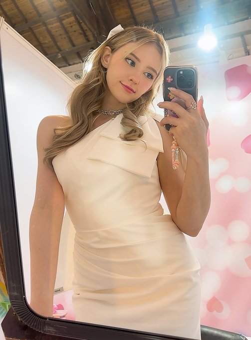 Can I be your princess angel baby cakes buttercup crybaby brat? 😋💖  @taiwanadultexpo https://t.co/Sz