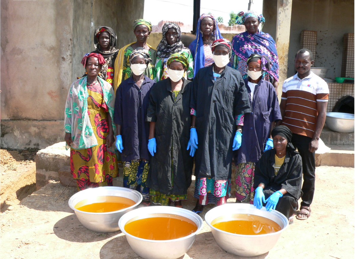 🙌 Empowering Sahel's women through sustainable shea butter production. Successful initiative in Burkina Faso is blending traditional knowledge with eco-friendly practices to enhance livelihoods and combat land degradation: unccd.int/news-stories/s… #HerLand