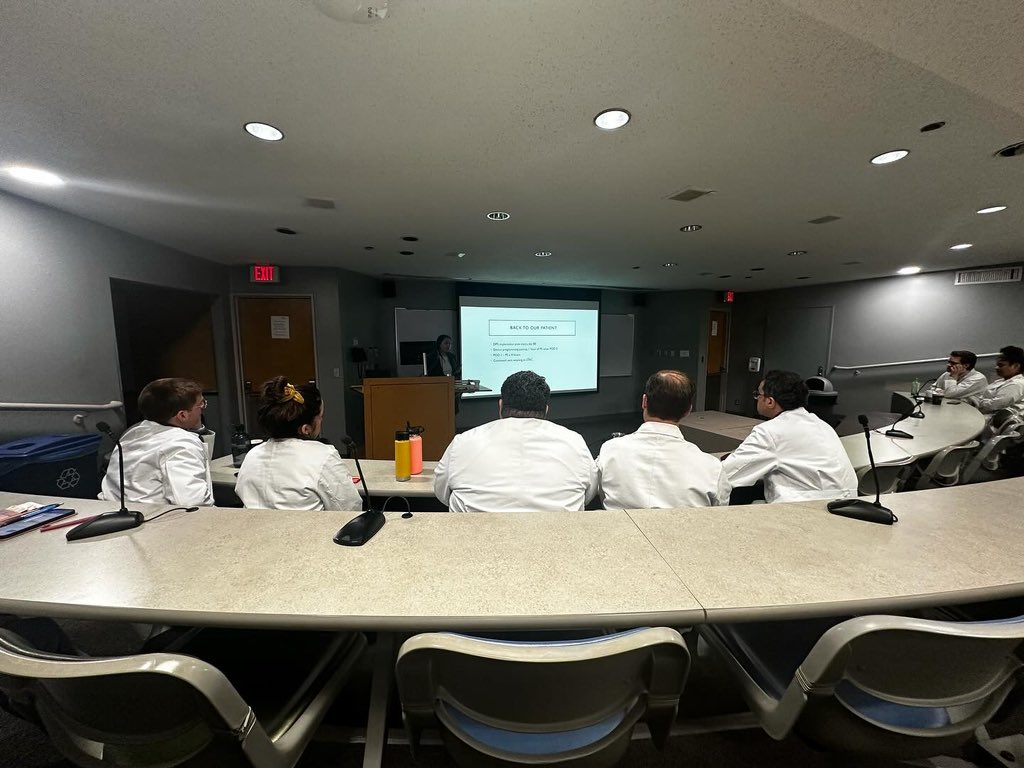 Dr. Jeanette Zhang was the Department of Surgery Grand Round speaker this morning. Dr. Zhang delivered a talk on “Diaphragm Pacing and Respiratory Rehabilitation after Cervical Spinal Cord Injury.” #grandrounds #tulanesurgery #traumacare