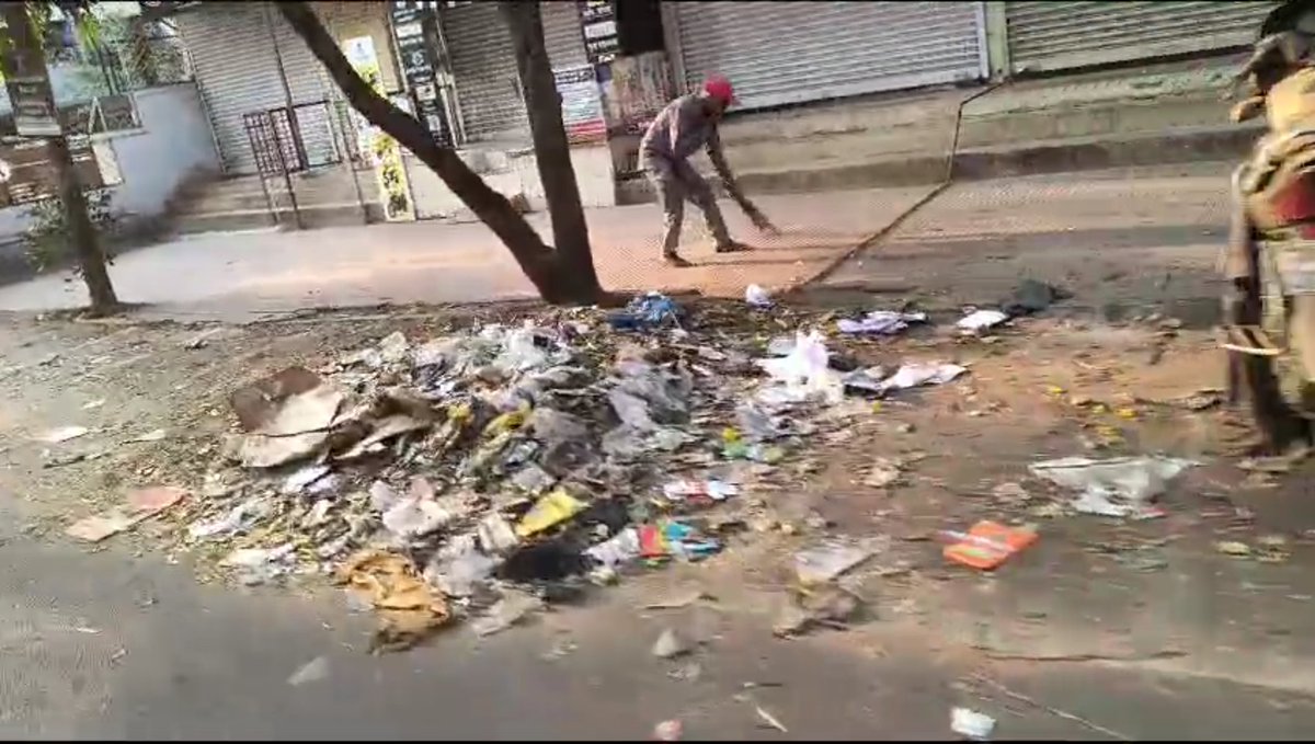 zohaib923's tweet image. Hey @PMCPune, can we get some attention to the garbage situation near Kondhwa Police Station? It's not just unsightly, it's becoming a health hazard. #CleanPune #PublicSafety