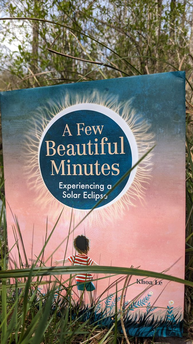 @kateallenfox I just saw that someone was buying copies of A Few Beautiful Minutes as eclipse mementoes for their kids ❤️