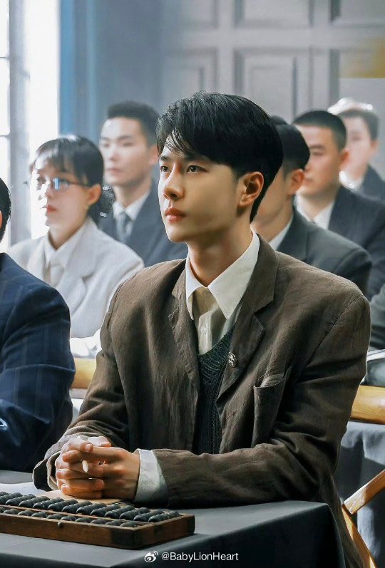 심지어 조지는 얼굴이

이얼굴이 아니라                                    이 와기임
도대체 나중에는 어케하는겨
걍 말하는 도중에 입에 총 쑤셔넣고 쏴버리는거 아녀???(희망사항