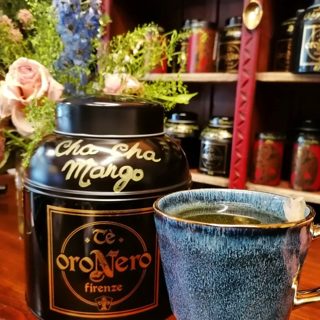 ORONEROfirenze's tweet photo. "CHA CHA MANGO"
Infuso senza karkadè, con mela, mango candito, curcuma e fiori di cartamo.
#oronero_tea #piazzapitti1r #firenze #tea #infusi #tisane.
Divino !
#top #infusodifrutta
🛒 https://t.co/mDGI7l9Un3 https://t.co/bNoAfKyURO