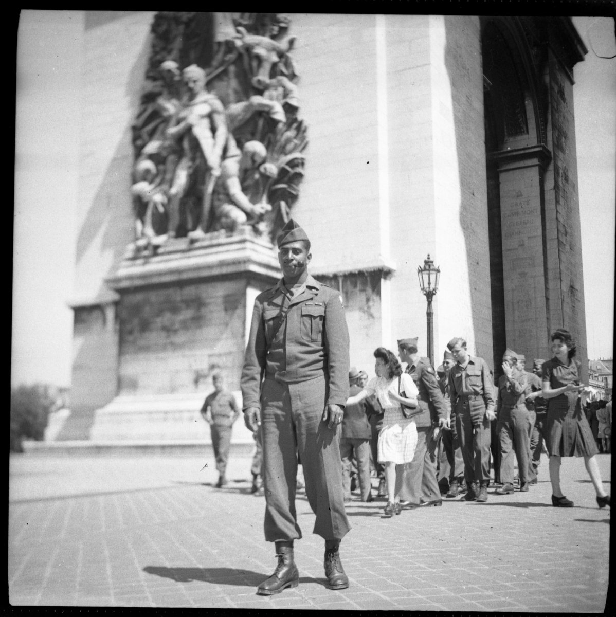 Photographer Singleton L. Harris (1922-2005) served with the 449th Signal Construction Battalion during WWII. While stationed in Italy in 1944, he took a photography by mail course and documented the people and places he saw. 1/2 #ArchivesSnapshot