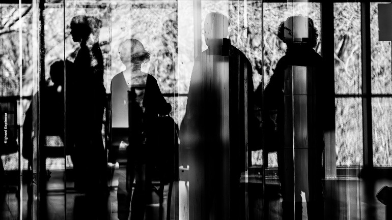 🔉"És una teràpia no farmacològica fantàstica"
🔉"L'art ajuda a les malalties neurodegeneratives"
🔉"Això és una simfonia en sis moviments"
Aquesta és una obra d'una extrema sensibilitat, dic jo. 
Teatre per al Parkinson.

🗓El 24 de maig es podrà veure al <a href="/parcsandaru/">CC Sandaru</a>.