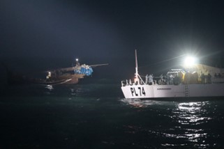 🚨 Indian Coast Guard rescues 27 Bangladeshi fishermen; hands over them to Bangladesh Coast Guard.