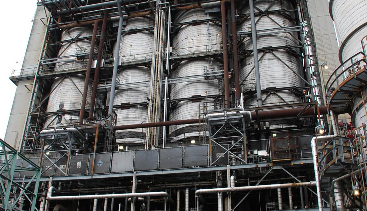 ruggedcontrols's tweet photo. RL10 in a petroleum refinery for the decoking process.

#petroleum #petroleumindustry #petroleumproducts #refinery #refineryoperations #ruggedcontrols #precisionthatlasts #controls  #oilandgasindustry #cranes #sensors #oilgas #offshoredrilling #industrialautomation #awrf #aist https://t.co/q0kRvtvn0r