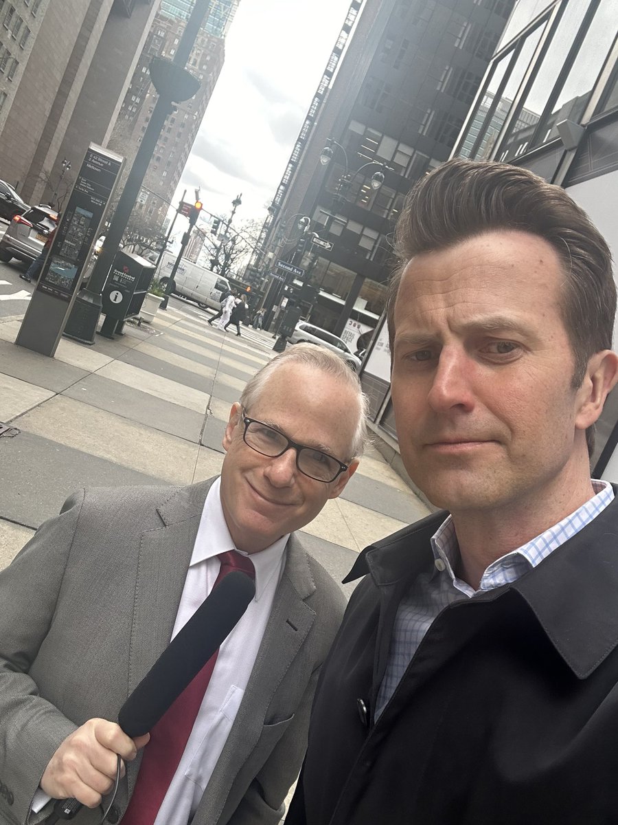 An #earthquake…in New York? Yes! Lee Harris and I hit the streets. It turns out one of New York City’s all-time great radio anchors is also quite a live shot photographer. @NewsNation