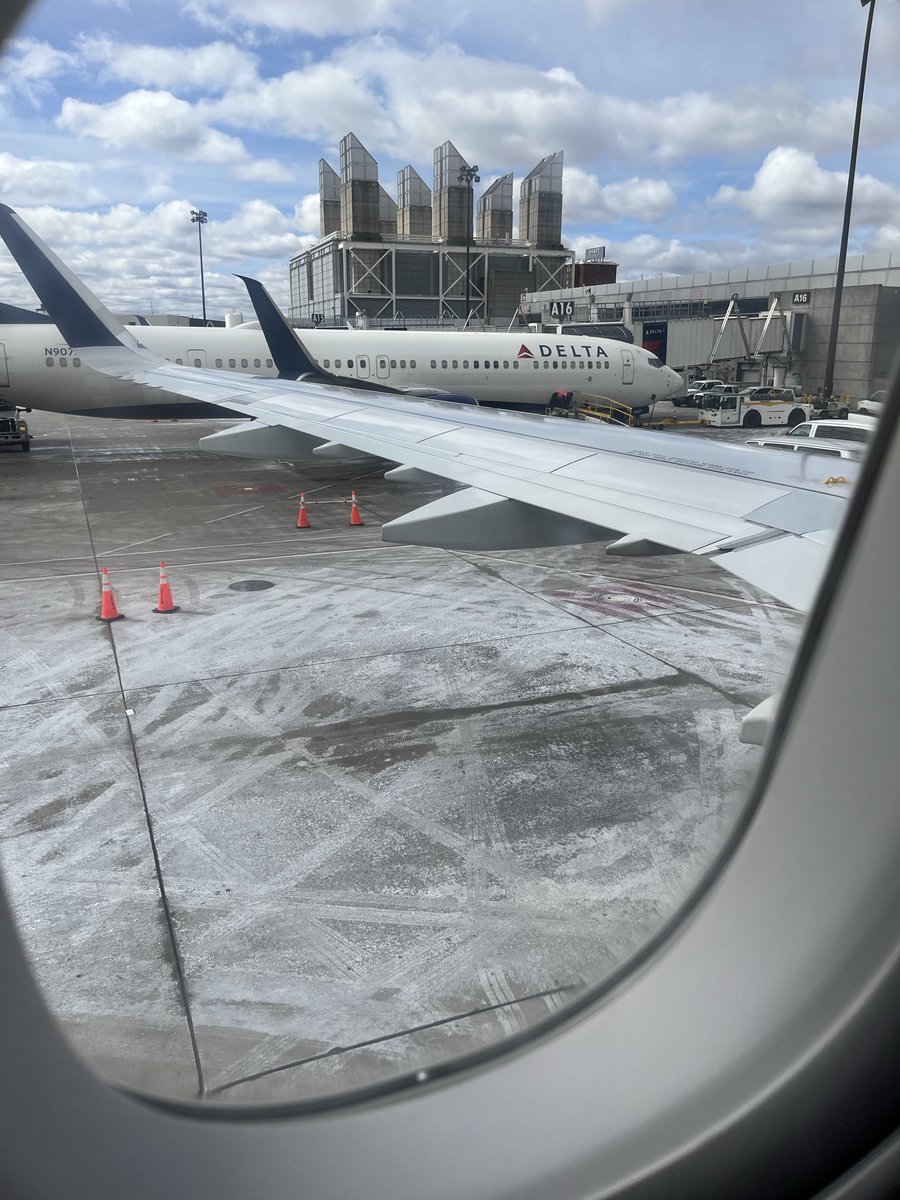 I specifically chose this seat to see out the window and see the shit on the wing move around