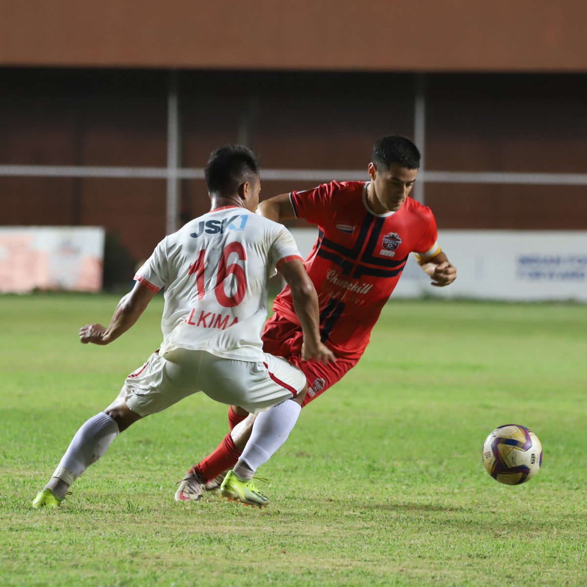 INDWomensLeague's tweet photo. .@Churchill_Goa have the upper hand at the break against @AizawlFC in a mid table battle credits to Ogana's goal ๐๐คฉ
CB 1๏ธโฃ-0๏ธโฃ AFC
#CBAFC โ๏ธ #ILeague ๐ #TogetherWeRise ๐ค #IndianFootball โฝ https://t.co/hdgQpDF7TP