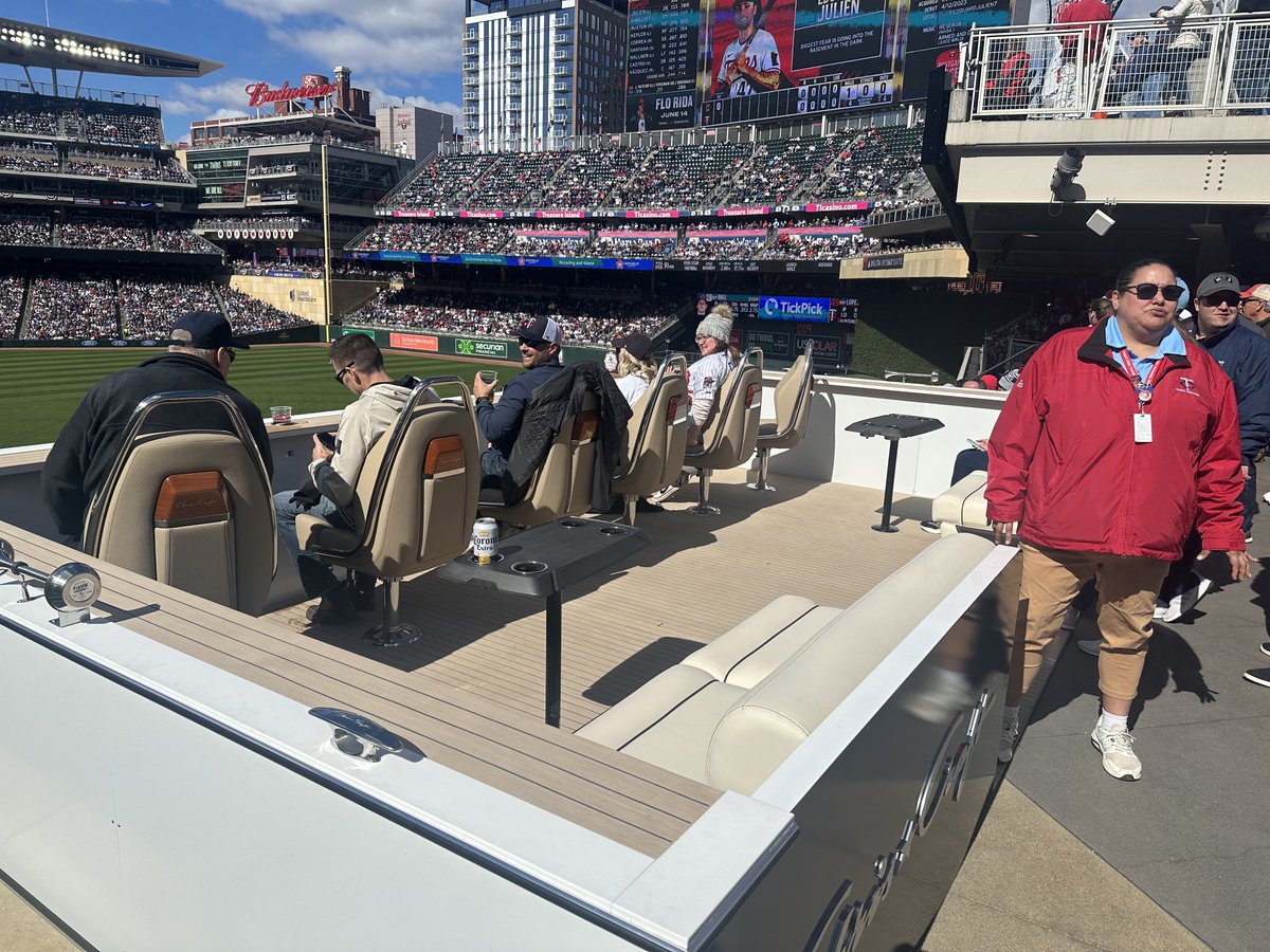ChrisReuvers's tweet image. Ok GL’ers here will be today’s completely unscientific debate. 

Is the new #MnTwins pontoon actually a pontoon? ⁦

#CallMeNow 

⁦@JoeSoucheray⁩ ⁦@RookieGL⁩ ⁦@MSP_Traffic⁩ ⁦@Mr_FYI10⁩ ⁦@Patrick_Reusse⁩ ⁦@GLpodcast⁩