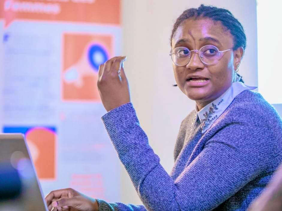 " Ne te retire pas la liberté
Parce que les gens ne supportent pas la liberté "