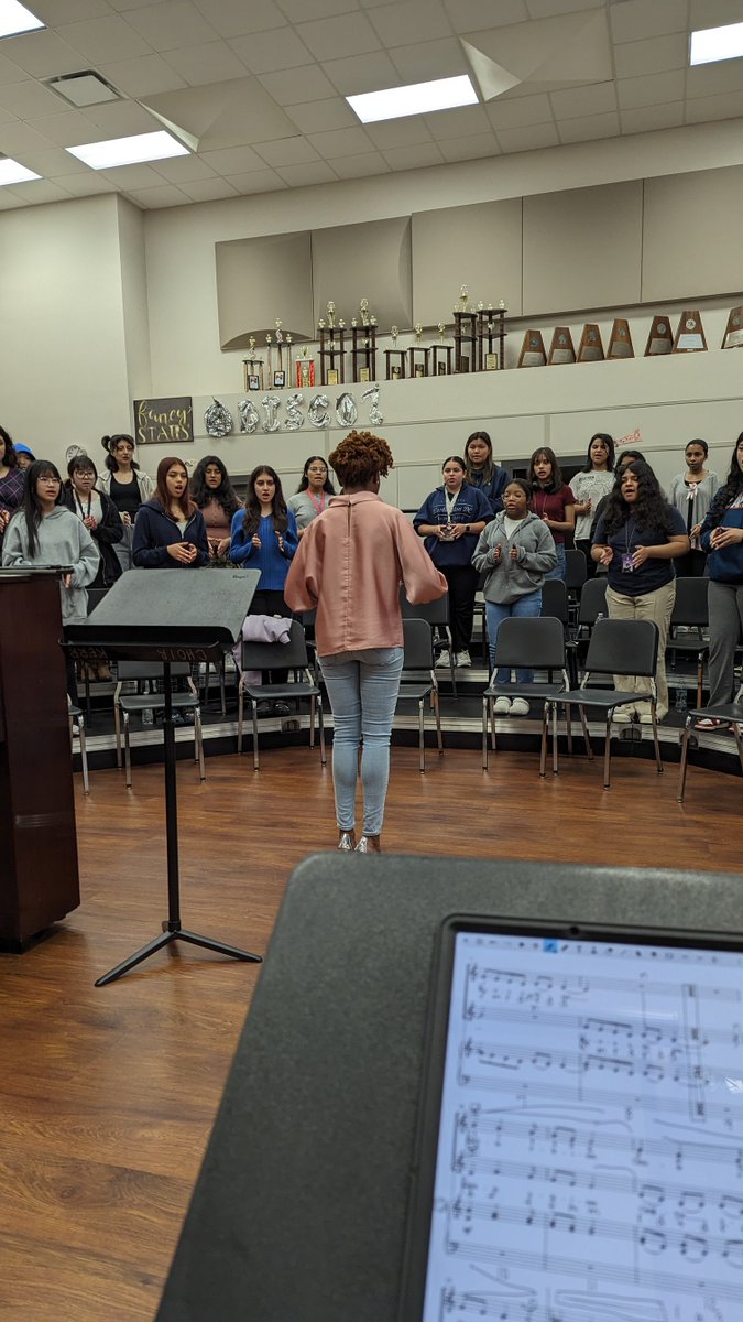 Thank you to all our amazing UIL clinicians! Sean Jackson, Melissa Dightman and Eddie Quaid helped us add that last sparkle before UIL. Results coming soon! #MakeitAClassic <a href="/aliefFineArts/">Alief ISD Fine Arts</a> <a href="/AliefKerr/">Kerr High School</a>