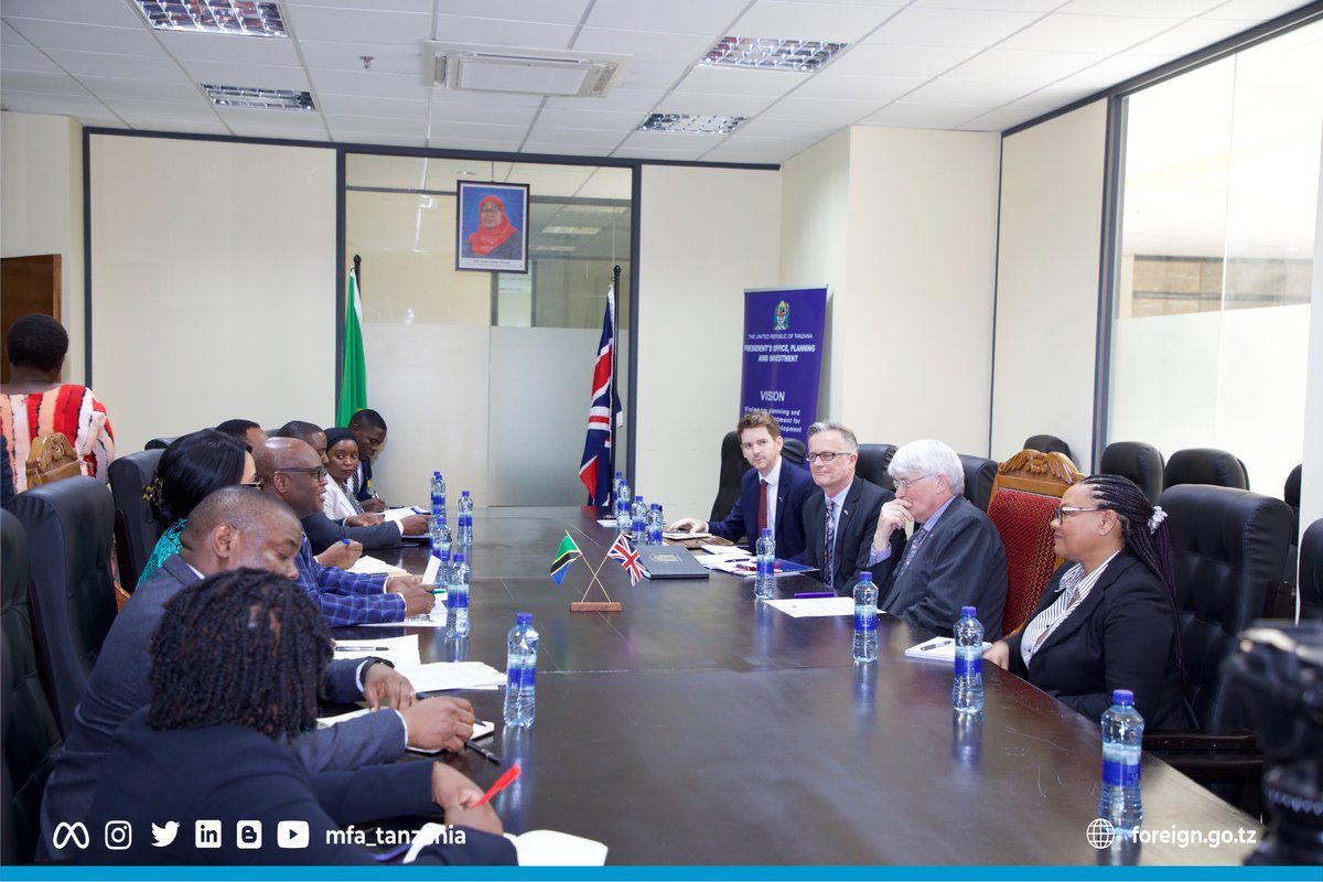 Minister of State President’s Office Planning and Investment, @kitilam, engaged in a productive meeting with UK Minister for Development and Africa, Hon. @AndrewmitchMP, in Dodoma. The MOU on mutual Prosperity Partnership was signed for shared prosperity.