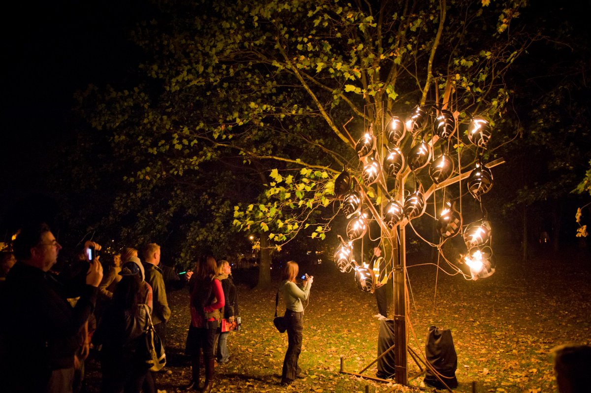 Not only can our #FireGardens transform spaces into a landscape of fire, allowing audiences to rediscover familiar environments, they can also be powered by Futuria Liquid Gas, a propane produced from renewable & sustainable materials, cutting carbon emissions by up to 86%.