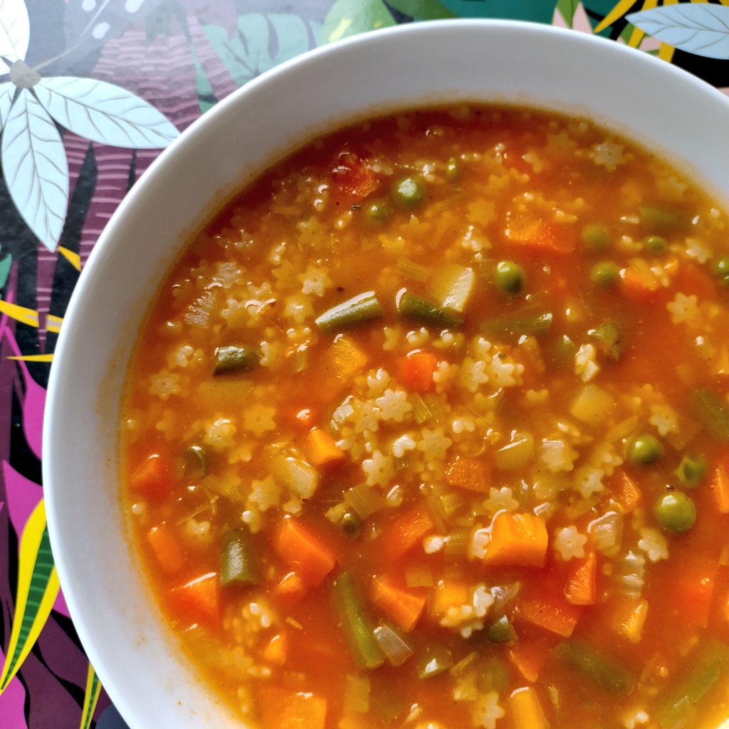 Soup kind of a day 🌧️🌬️ it really feels like the middle of winter today 🙄 I can't seem to warm up, hopefully the hot soup 🍲 will do the trick! 🤞🏻🌱😋 #StormKathleen #veganism #homemadefood