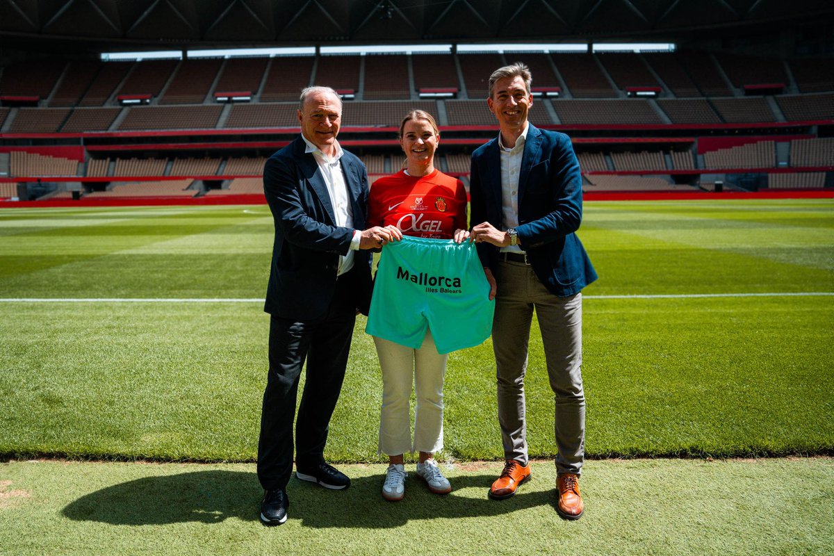 Marga Prohens (@margaprohens) on Twitter photo Quin millor escenari que aquesta gran final de la Copa del Rei per estrenar l’equipació amb què el <a href="/RCD_Mallorca/">RCD Mallorca</a> durà el nom de les Illes Balears arreu, com un dels nostres millors ambaixadors.
Totes les Illes Balears us donam suport en aquesta cita històrica que viurem demà. Quin millor escenari que aquesta gran final de la Copa del Rei per estrenar l’equipació amb què el <a href="/RCD_Mallorca/">RCD Mallorca</a> durà el nom de les Illes Balears arreu, com un dels nostres millors ambaixadors.
Totes les Illes Balears us donam suport en aquesta cita històrica que viurem demà.