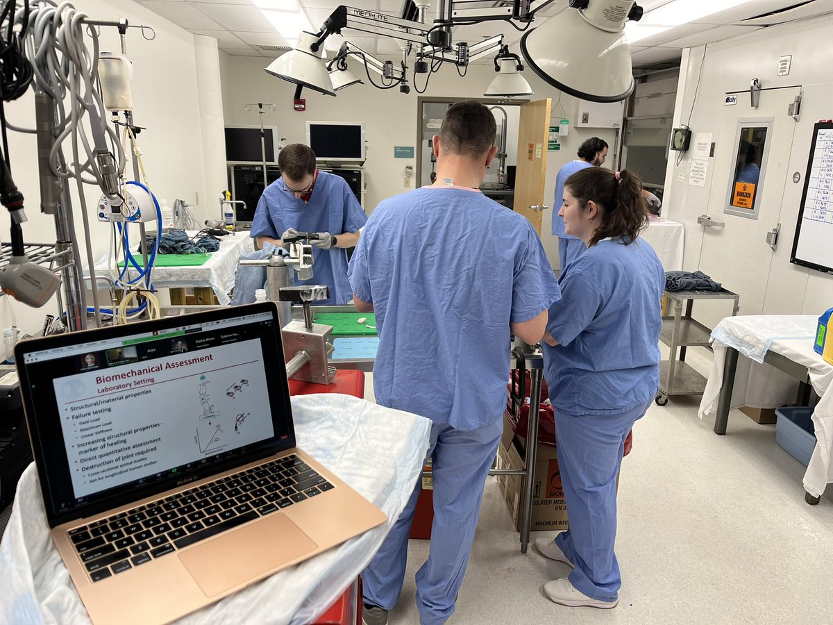 All things ACL yesterday: working <a href="/BrownOrthoRes/">Brown Orthopaedic Research</a>’s RI Orthopaedic Foundation test facility in a collaboration with <a href="/MarthaMurrayLab/">Martha Murray</a> &amp; TeamACL-North while live-streaming <a href="/FlemingLab_ACL/">Fleming Lab</a>’s BME seminar talk 🤓 #ACL <a href="/BrownBiomech/">BrownBiomechanics</a>