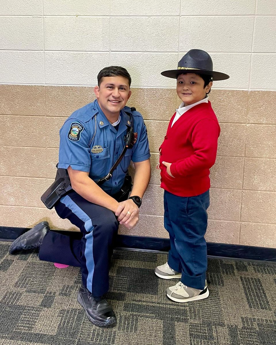 🚔 The rumors are true… There is a new Blue and Gray KHP Durango out in the Southwest region! Junior Recruit Trooper Yang was excited to be the first one showcase it!