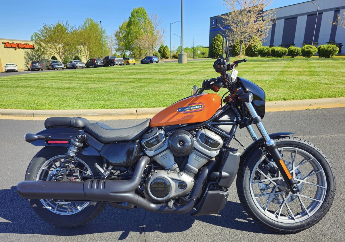 Took this pretty little thing out for a spin. This is th 2024 Nightster Special, Harley's replacement for the Sportster. It's a 975cc liquid cooled bike for just under 15K. This bike is GOOD. But it's 5 grand too expensive. HD's entire lineup is 5 grand too expensive.