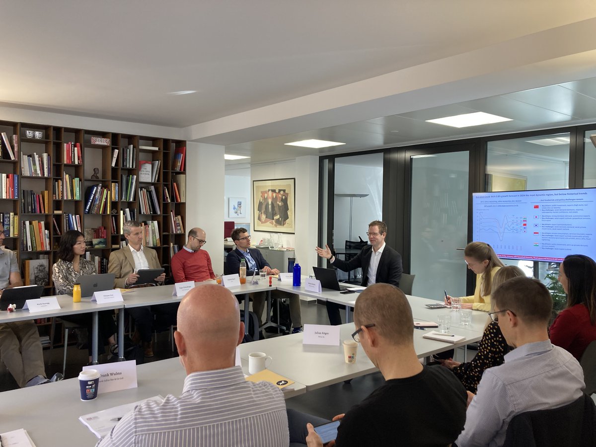 Yesterday, our Asia NEXT 2024 participants had their third very insightful session devoted to macro-economics with @settemic, Director of @china_macro. 📊Next session of our program in a few weeks, with @GranoSimona from @UZH_en on geopolitics!🎙️ asiasociety.org/switzerland/as…