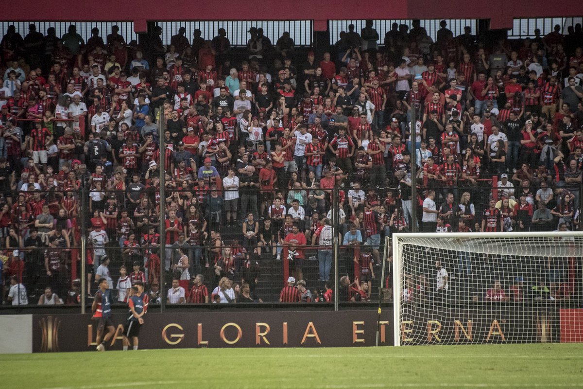 ClubPatronatoOf's tweet photo. 🗓 Se cumple el primer aniversario de nuestro debut en competencias internacionales

🌎 Desde Villa Sarmiento para todo el continente

❤️🖤 https://t.co/EbIbNGkK0X