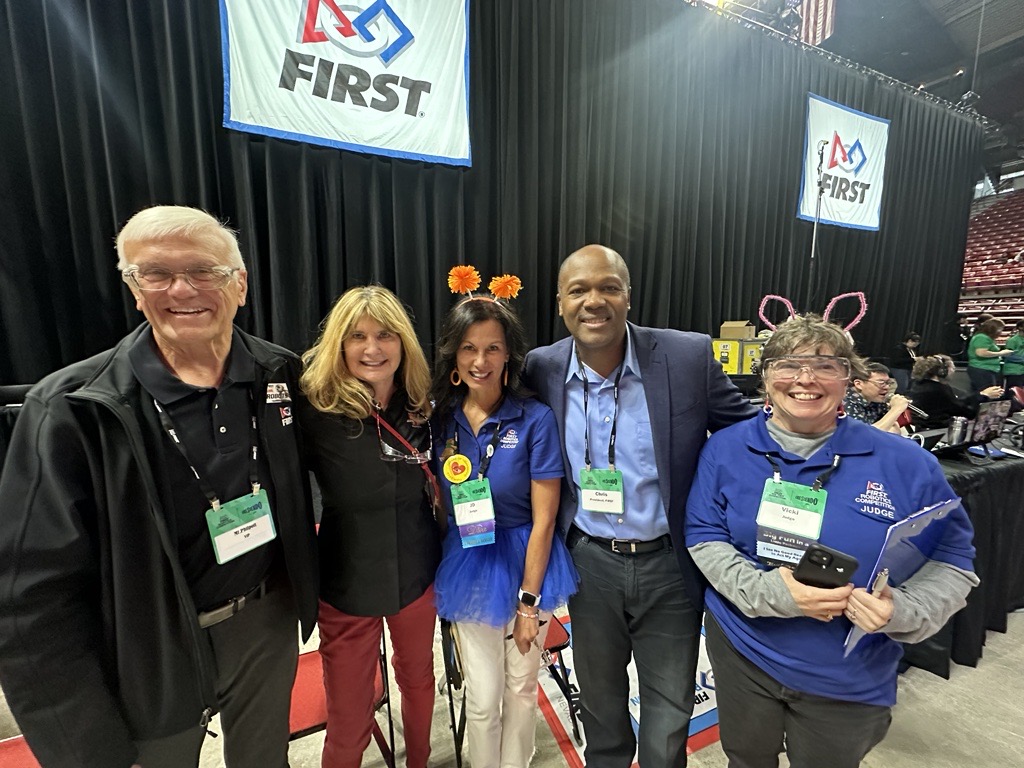 I had a fantastic time attending the 20th Annual @FRCTeams Las Vegas Regional and meeting so many inspiring students, volunteers, and coaches this past weekend - congratulations to all who put on the event for providing two decades of impactful #robotics fun!