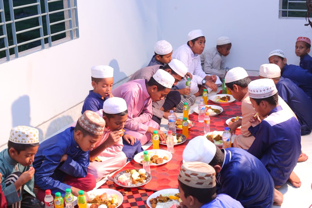Heartwarming to see our #Ramadan Fund 2024 in action. For the past 2 years we have supported a boys madrassa in #Bangladesh, funding the sehri & iftar feeding for their orphanage. Learn more about them & check out their video here: ow.ly/9iJl50R30le #COSARAF