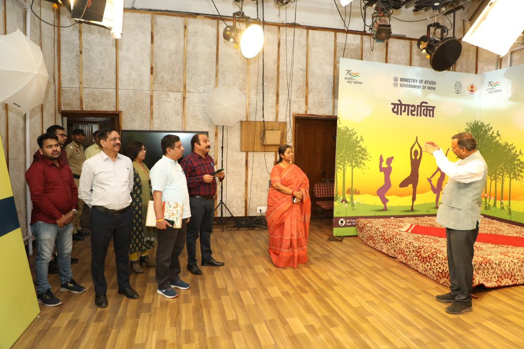 ncert's tweet photo. They also explored the digital education initiatives, labs and studios used for development and dissemination of eContents.
#CIET #NCERT #Education #HaryanaEducation #school #ExperientialLearning #DIKSHA #NISHTHA #ePathshala #PRASHAST https://t.co/8ke7M1kTpX