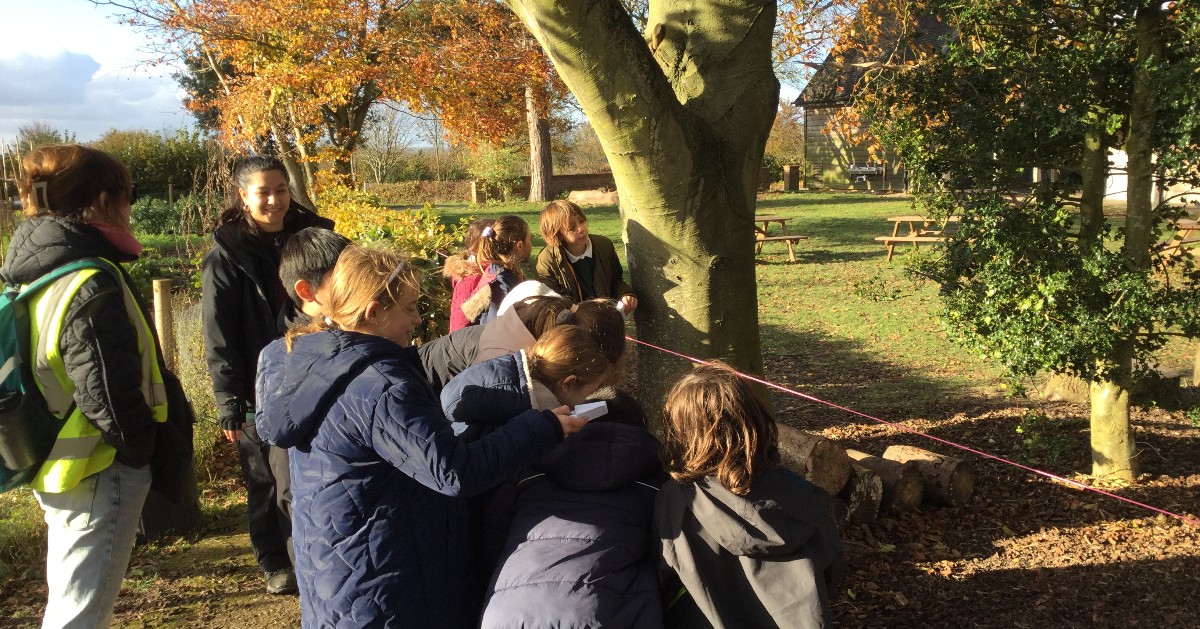 📢 Volunteer Vacancy: Education Team Our green spaces are unique outdoor classrooms & we host school visits here every day in term time. We're looking for new volunteers to help us deliver our engaging sessions. Could you support our Education team? 👇 earthtrust.org.uk/education-supp…