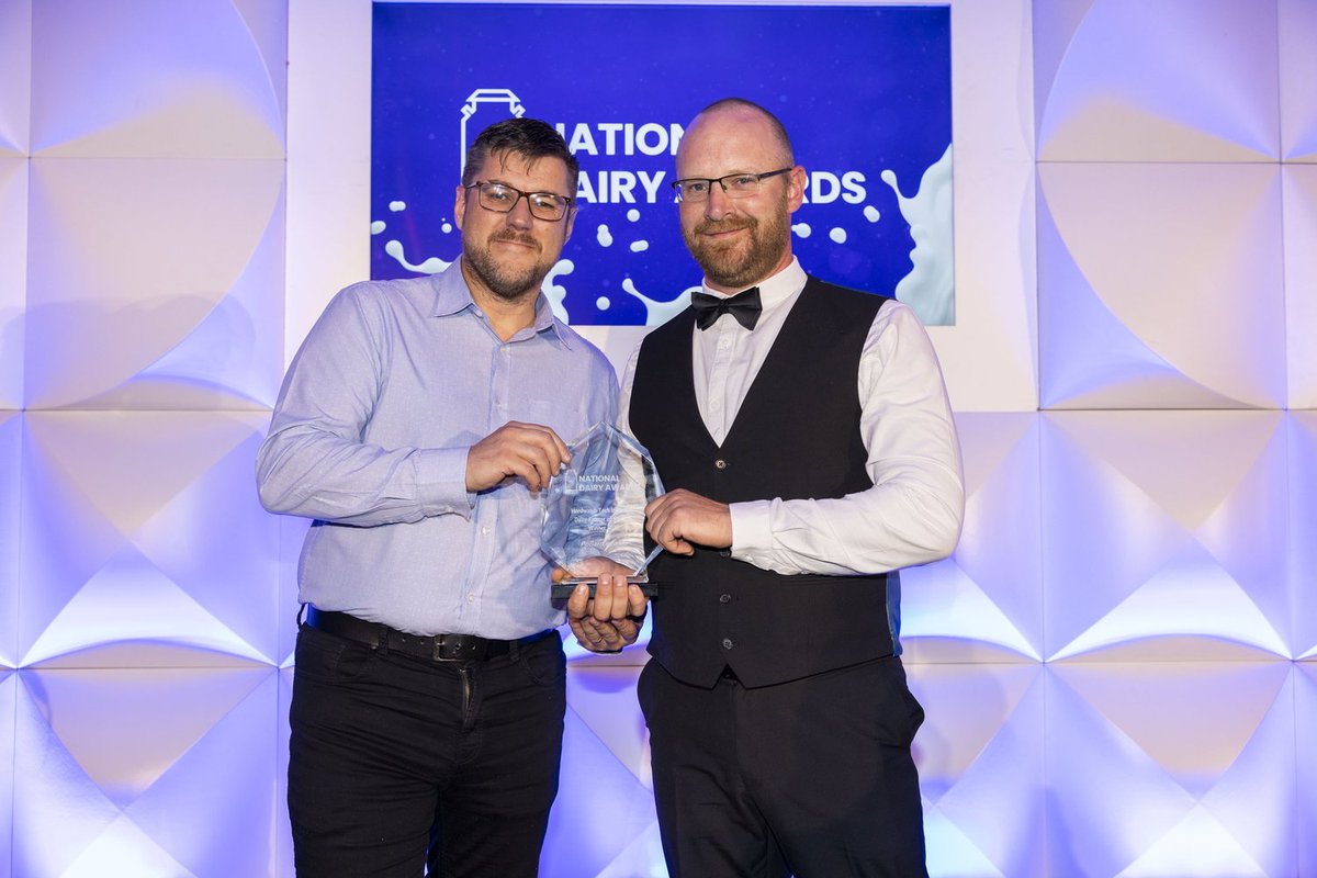 🏆 Fabien Peyaud @FabPey of @Herdwatch presents the Herdwatch Tech Innovator Dairy Farmer of the Year award to @KevinoHanlon12 of Pollard’s Farm, Co. Wexford at the 2023 National Dairy Awards 🔗 To learn more about the Awards or nominate now, please visit nationaldairyawards.com