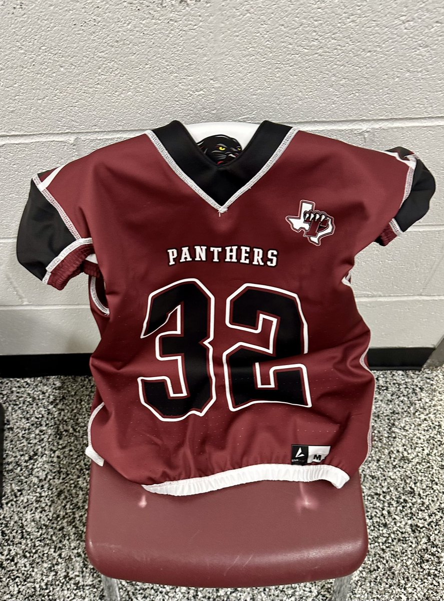 New Football Jerseys for 8th grade next Year! Thanks to @HumbleISD_Ath and @BSNSPORTS They are Awesome! @HumbleISD_TMS @crizer_TMSPE #TMSPantherPride