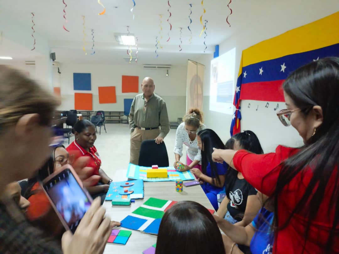 #SomosPuebloHumanista "La buena lectura es el camino maravilloso hacia la liberación definitiva" Hugo Chávez.
Plan Estratégico para el Fortalecimiento de los Aprendizajes en la Educación.<a href="/NicolasMaduro/">Nicolás Maduro</a> <a href="/Soykarinacarpio/">Karina Carpio</a> <a href="/LeiraSuarezPsuv/">LeyraSuarezPsuv</a>