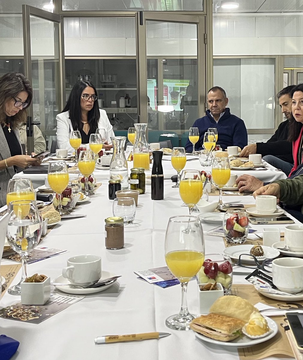 Y abrimos nuestras  puertas para albergar la primera reunión 2024 del Consejo Directivo de Maule Alimenta . Esto marca el inicio de una colaboración en la que participamos a través de la Directora y  junto a destacados líderes del sector.