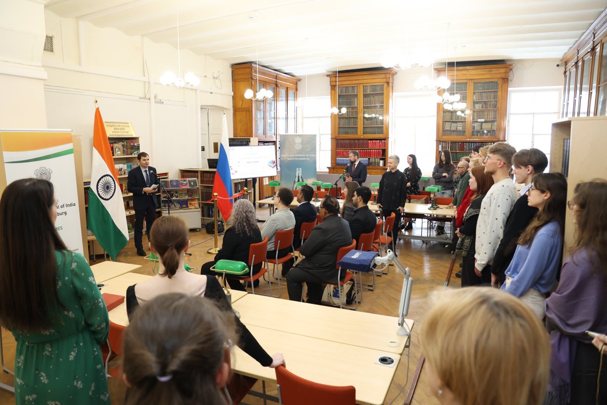 @Gaurav3730 inaugurated 'India Corner' at St. Petersburg State University and met with the university students. Students participated in the event enthusiastically and showed great interest in India's literary art. @MEAIndia @IndianDiplomacy