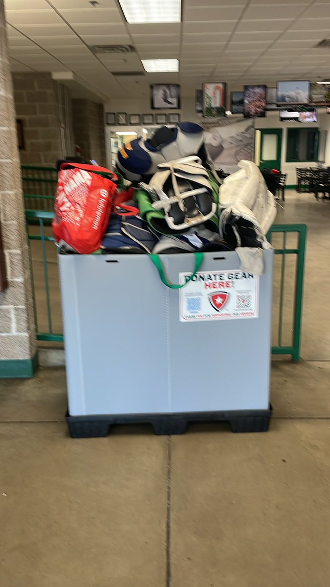 UPDATE: Braemar Arena called and asked us (@United_HL ) to come empty the bin. Thanks everyone who dropped off their gently used gear for military kids to stay on the ice and save money! 🙏😇