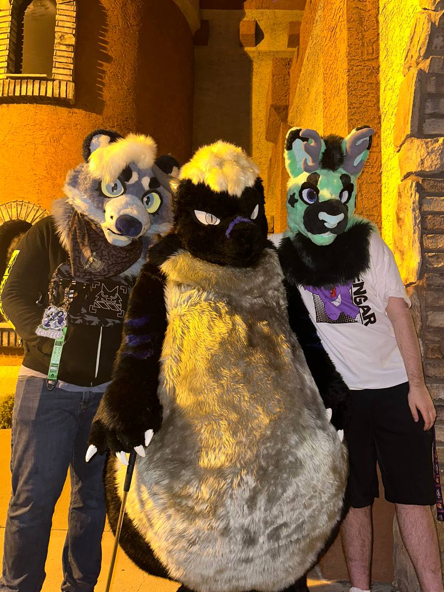#FursuitFriday with @Therounddraolf and @Dummdeer. Had fun with minigolf together (I totally won)