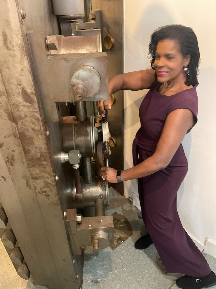 I did a TV interview & in the basement of the studio was an old bank vault. The steel door was enormous and heavy to open. It protected all that money that used to be inside. 💰💰 It made me think of the importance of wealth building and asset protection. ‼️Have you