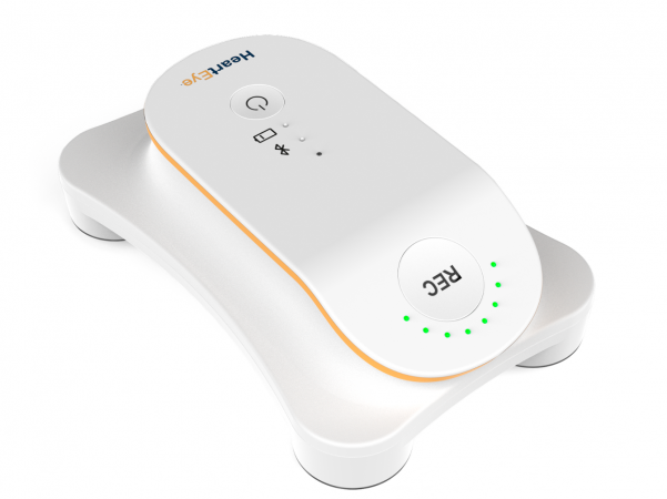 q42's tweet photo. Dit revolutionaire mobiele ECG-apparaat waar we met HeartEye aan werken, maakt kans op de prijs voor het beste digitale werk van Nederland, de #DutchInteractiveAwards! ❤️ Het nieuwe medische product is genomineerd in de categorie Digital for Good. 🤞 
https://t.co/Bdk2ORiSBp https://t.co/hBGoEspE83