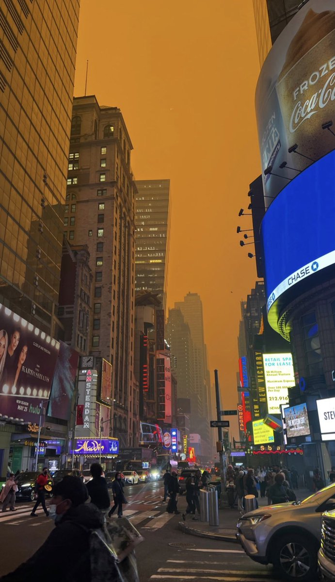 EARTHQUAKE WAS CRAZY BUT THAT DAY NYC TURNED INTO MARS WAS EVEN CRAZIER. CANADIAN WILDFIRES MY ASS.