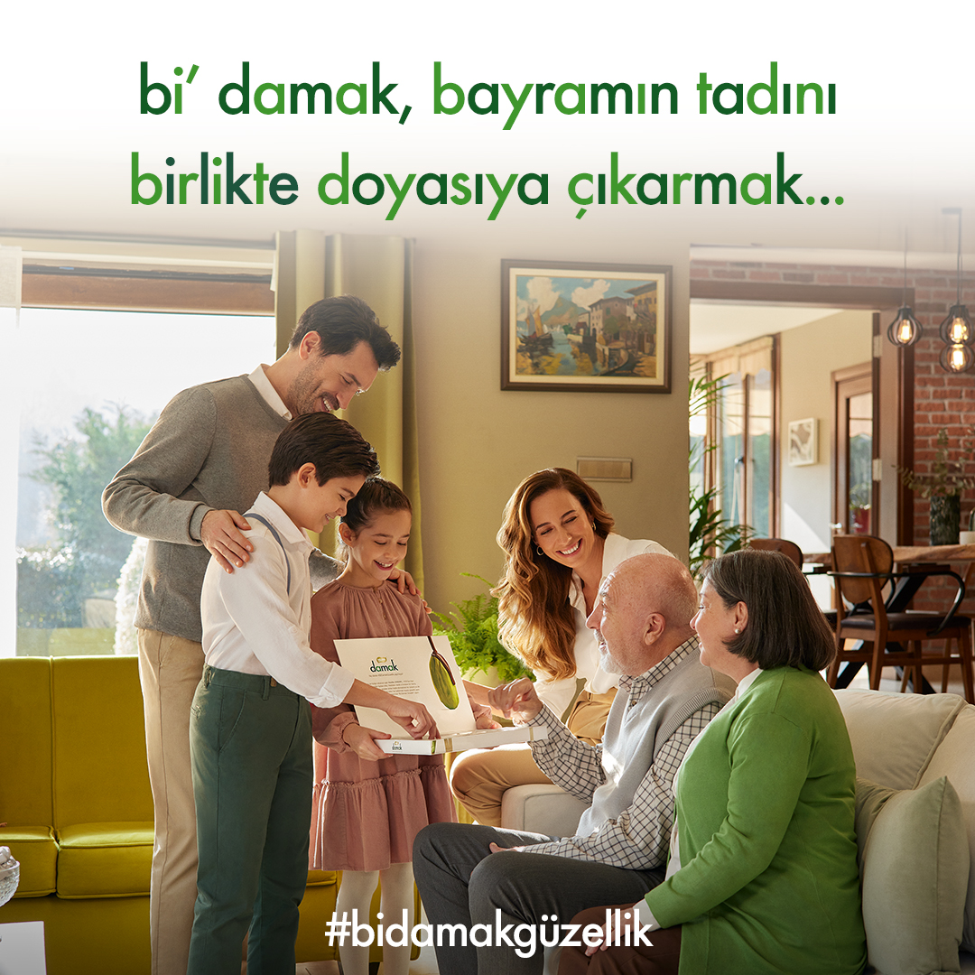 İyi bayramlar 💚 
#bidamakgüzellik’lerle dolu mutlu bir bayram dileriz 😊 Sevdiklerinizi yoruma tag’leyip, bayramını kutlayın 🤗 DM’de buluşma şansını kaçırmayın 🎁